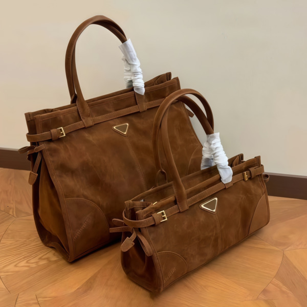 Designer bag Triangle Soft Lux Bonnie Brown Suede Shoulder Bag Womens Totes Baguette Leather Double Handle hobo Luxury Handbag Autumn and winter Cas