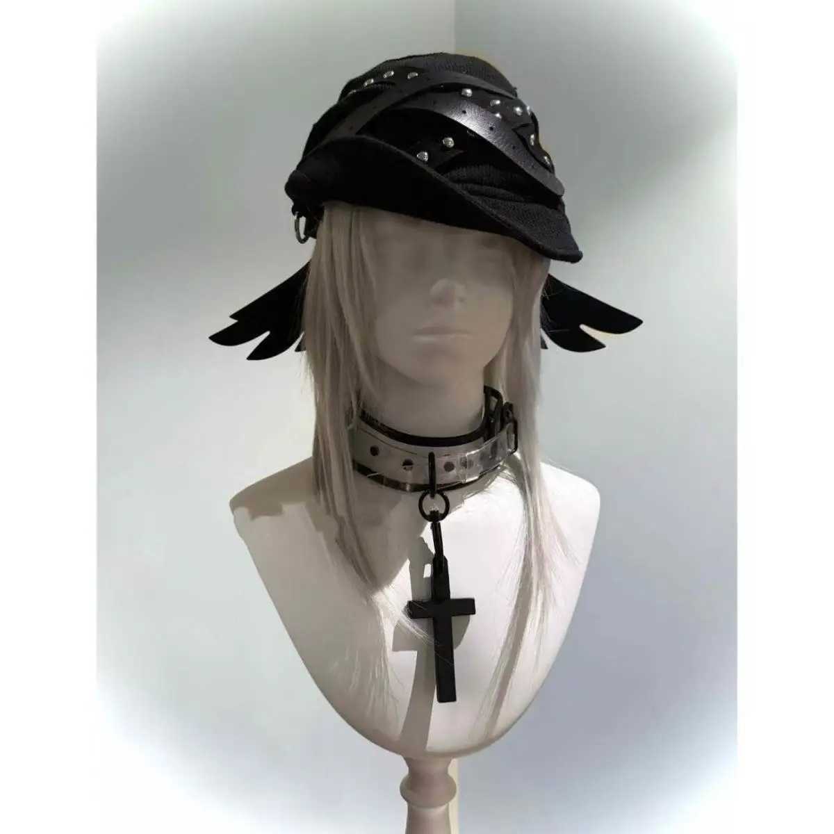 Punk Black Newsboy Gothic Cap Women Faux Leather Rivet Strap Side Wing Decoration Adjustable Y2K Streetwear Cosplay Party Hat M261016
