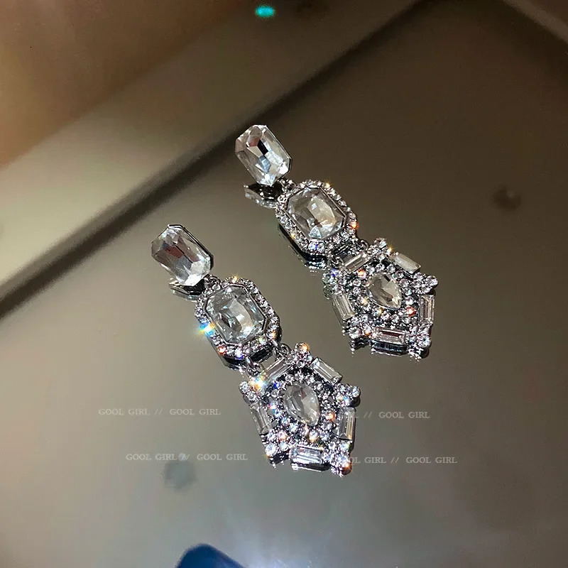 925 Silver Needle European and American Fashion Exaggerated Earrings 261017