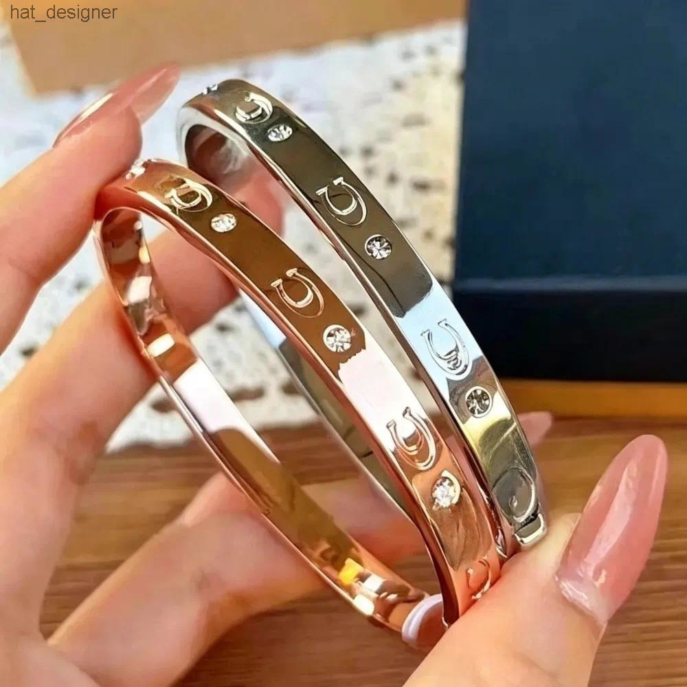 Women Screw Pattern Inlaid Crystal Bangle Classic Letters Designer Cuff Bracelet Gold Rose Gold Silver Fashion Stackable Jewelry Gift for Ladies