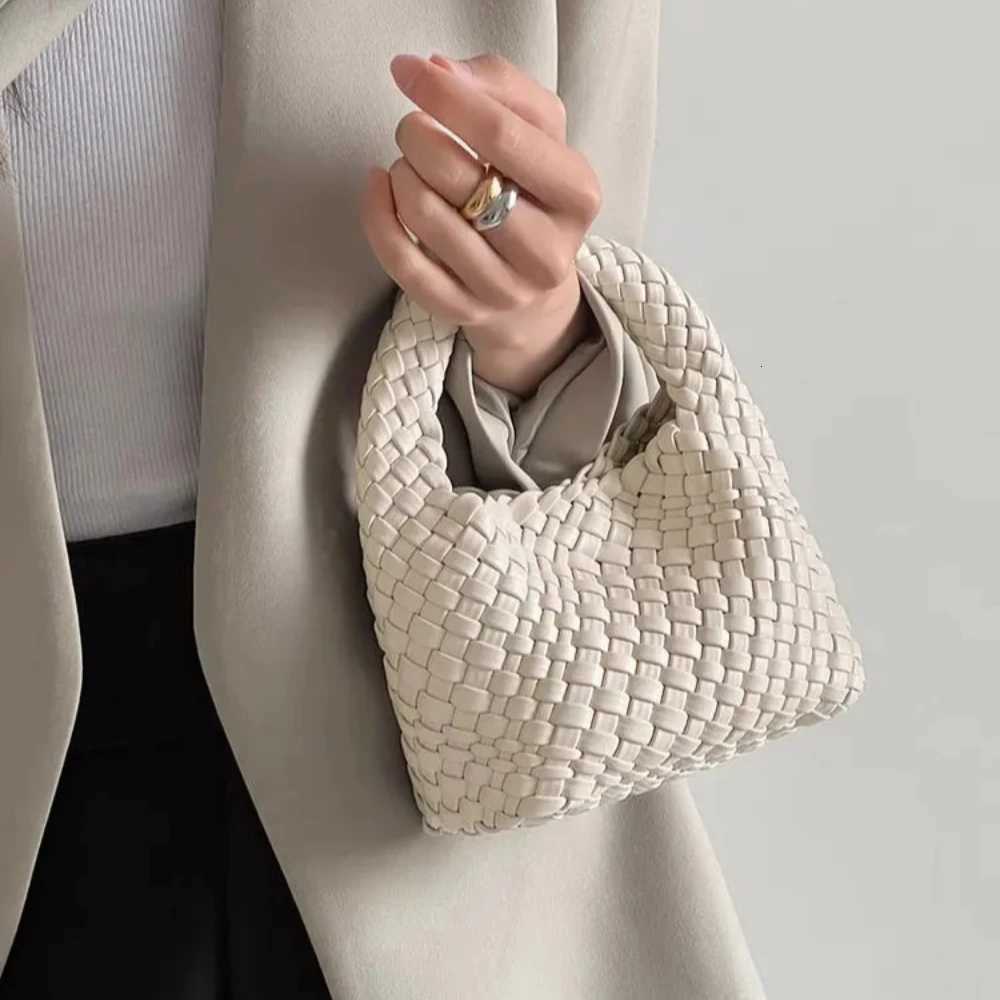 Evening Bags Totes Hand Woven Women's Top-Handle Bags Summer High End Niche Cloud Crossbody Shoulder Bag Fashionable Urban Versatile Mini Handb