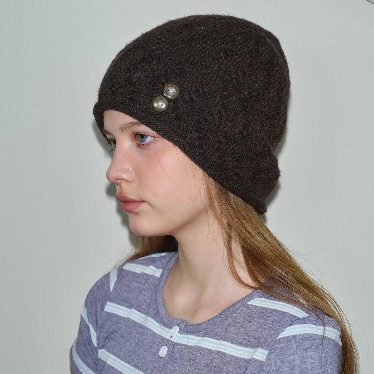 Beanie/Skull Caps Designer Button Slouch Knit Beanie Soft Wool Blend Winter Warm Korean Style Hat Slim FaceT261017