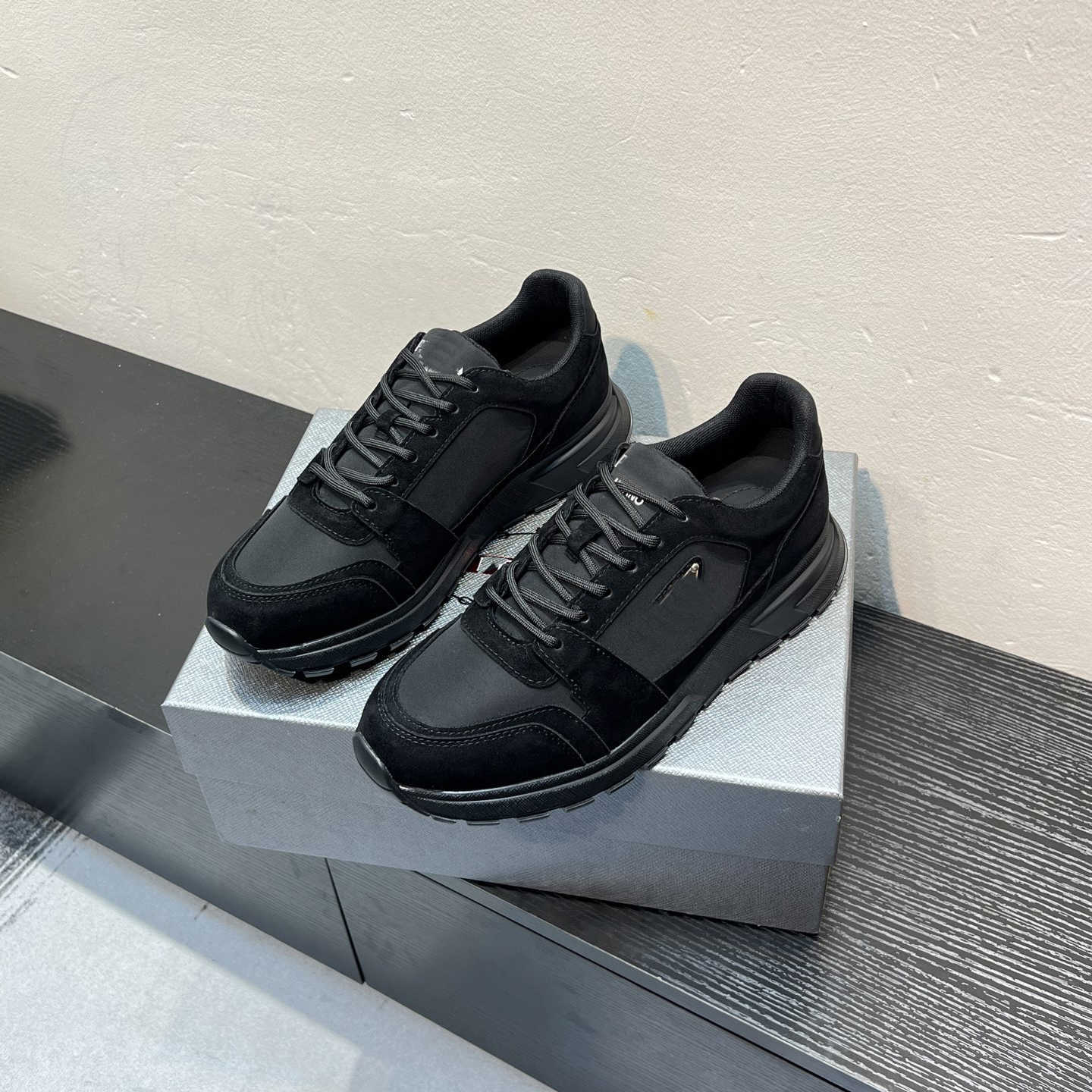 Luxury Designer Men Sneaker Outdoor Breathable Sports Shoes Fashion Casual Leather Mesh Breathable Height Increased Flat Platform Shoes 261017