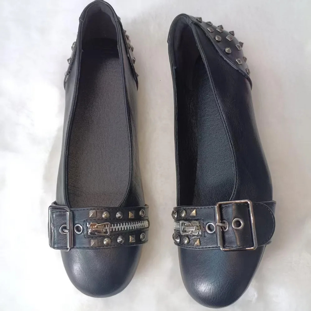 Flat Shoes Woman 2026 Spring Shallow Mouth Flat Bottom Loafers Women's Rivet Leather Shoes Women's Flats and Loafers 261017