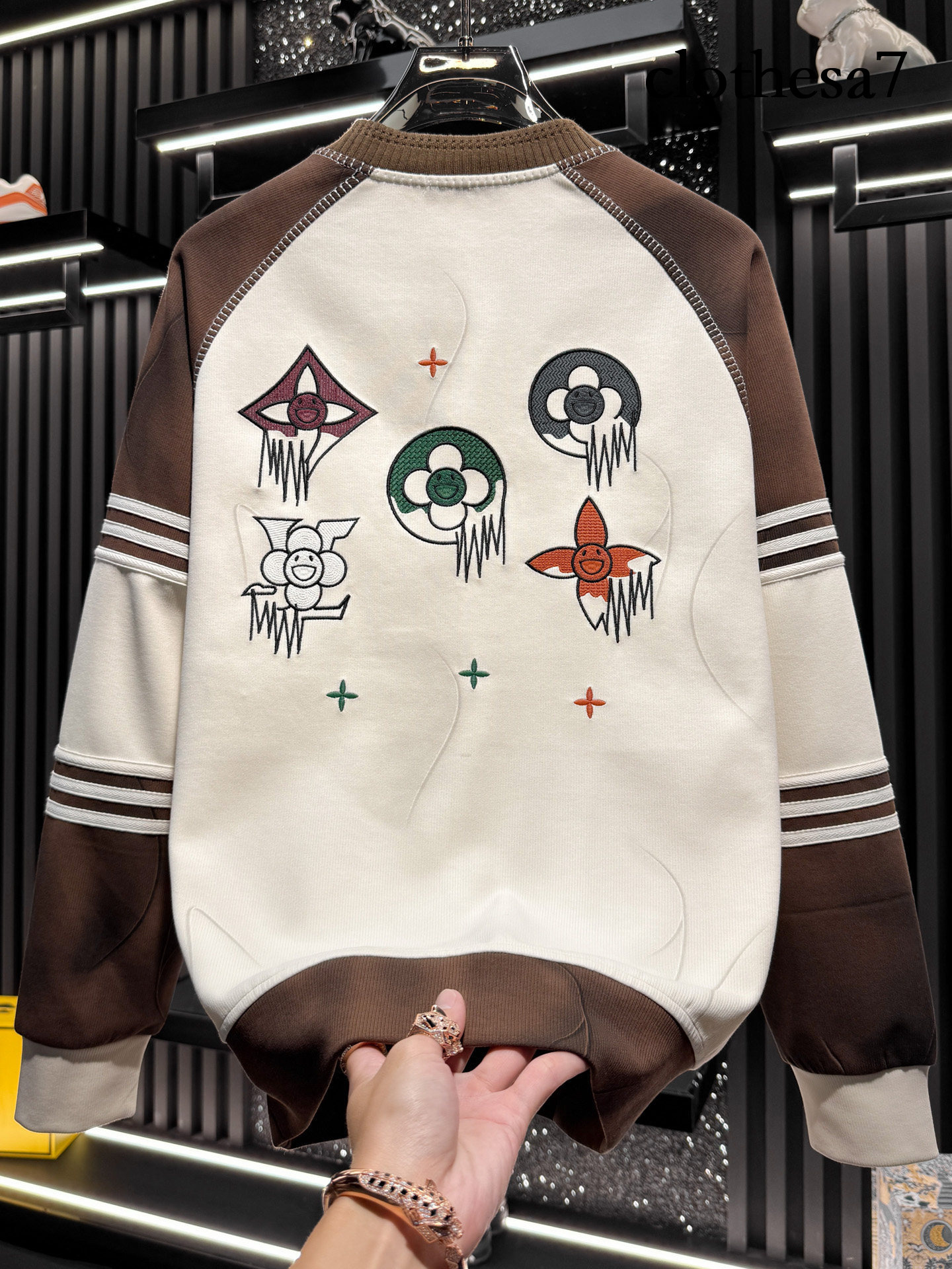European-style men's retro round-neck color-block sweatshirt, 2026 new autumn collection, trendy loose-fit embroidered top for men