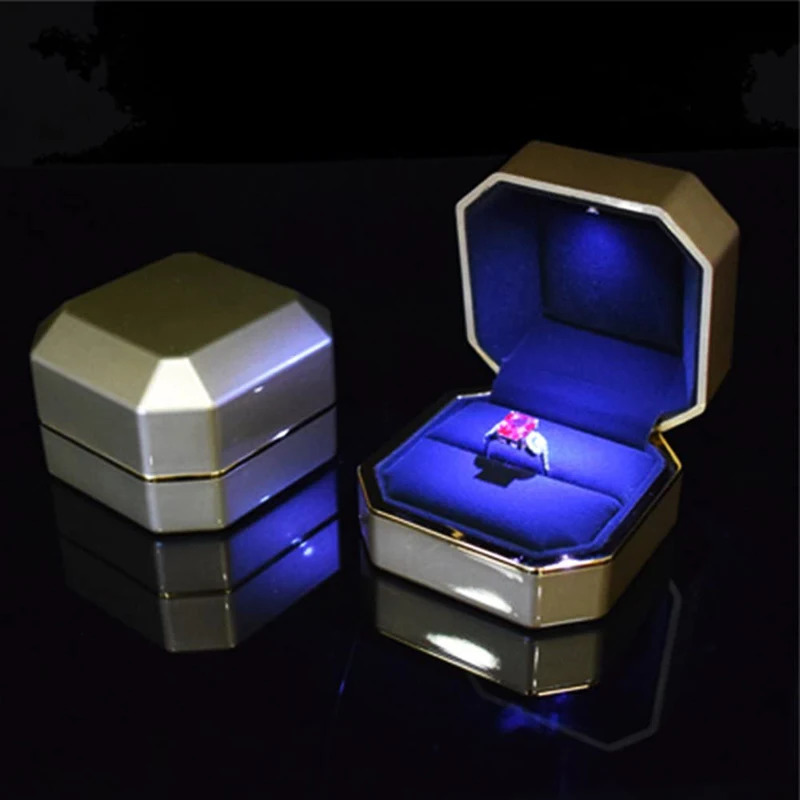 LED Jewelry Ring Box Velvet Rubber Necklace Pendant Gifts Display With Light For Proposal Engagement Wedding Case 261017