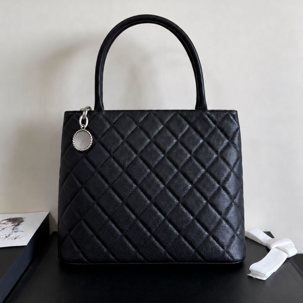 Quilted Structured Tote Bag Pebbled Calfskin Double Handle Large Capacity Elegant for Work Top-Tier Designer New Arrival