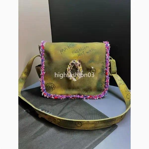 26ss Retro Cartoon Womens Canvas Messenger Bag Designer Womens Large Capacity Tote Bag Graffiti Weaving Luxury Shoulder Bag Hand Drawn Pattern Lette