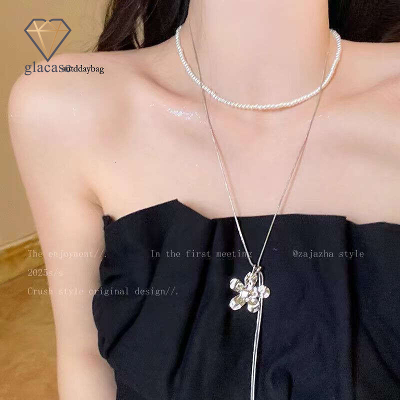 Summer New Style~Korean Silver Flower Necklace for Women, Niche Design, Exquisite Collarbone Chain, Fashionable Layering Accessory