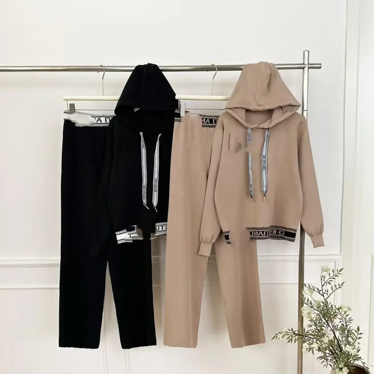 Women Short Jacket Designer Spring Autumn New Women's Casual Hooded Knitted Top Wide Leg Pants Two Piece Set Fashionable And Sporty Style casua