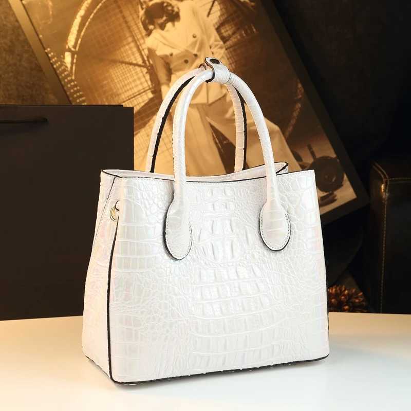 Evening Bags Totes 2025 New Genuine Leather Crocodile Pattern All-Match Shoulder Messenger Bag Large Capacity Handbag Women's Bag H261016