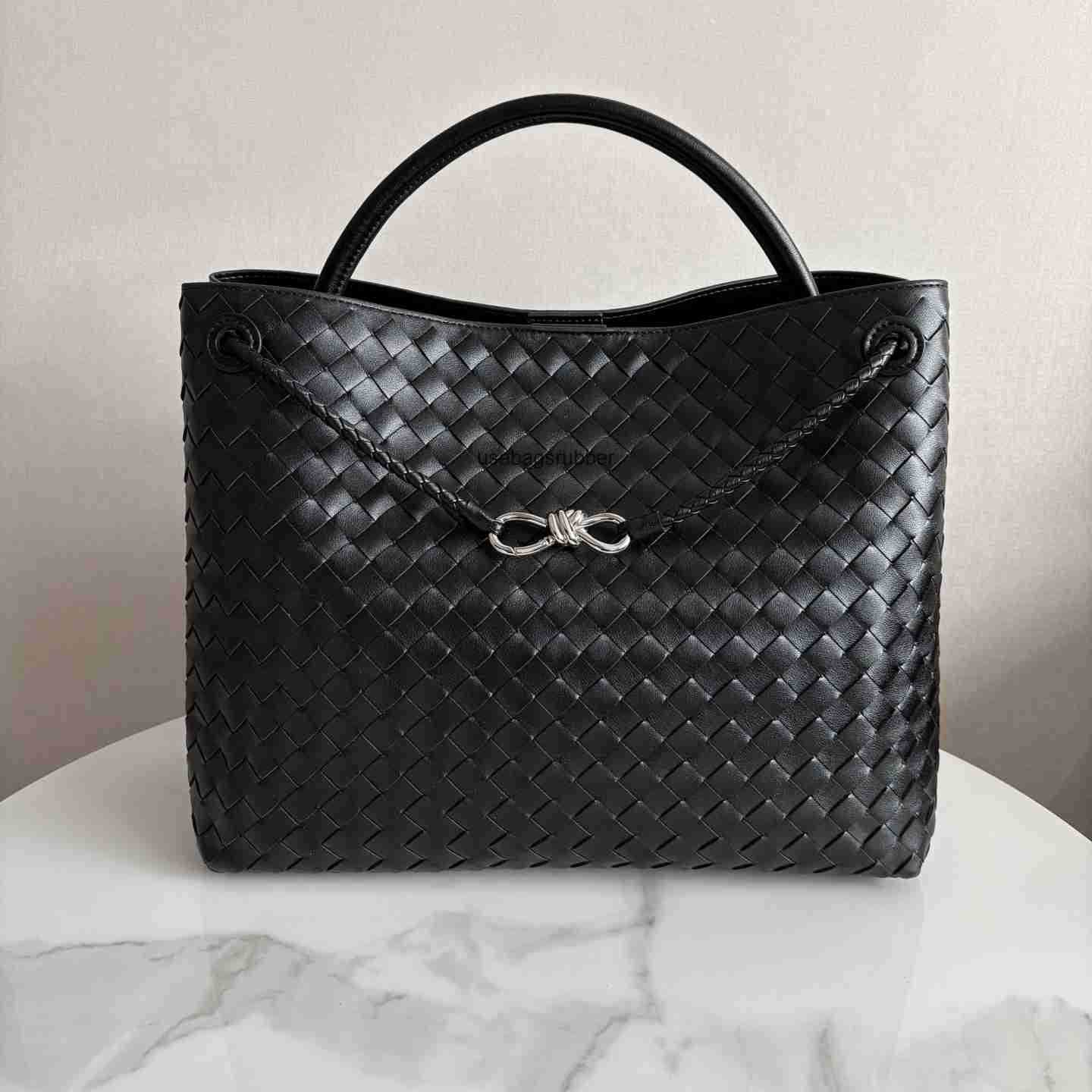 Classic Designer Style New style handmade woven bag with silver buckle and leather tote bag large capacity shoulder bag crossbody bag