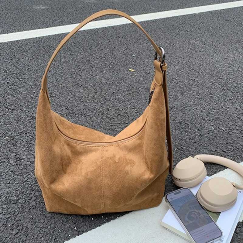 Evening Bags Totes New Fashion Frosted Handbag with Large Capacity Faux Suede Shoulder Bucket Bag for Women Casual Versatile Tote Bag H261016