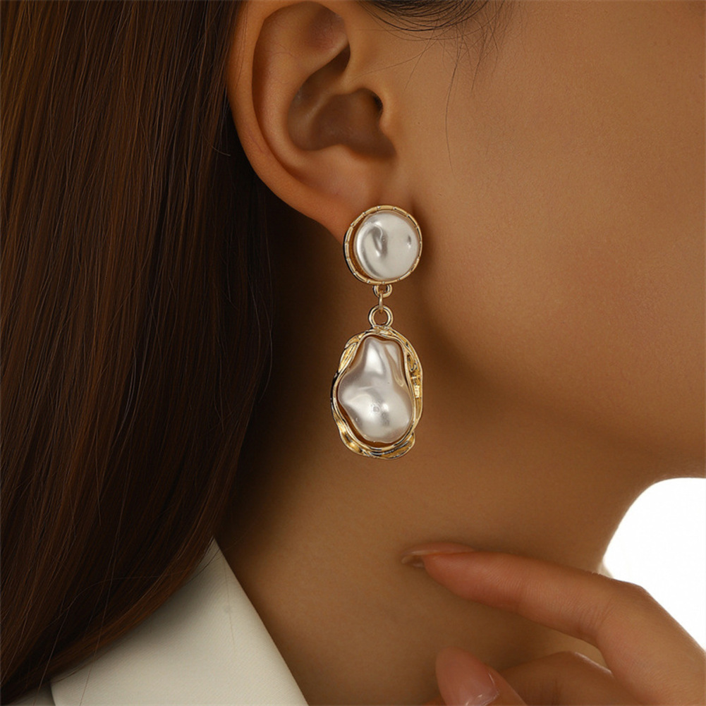 2026 Eco-Friendly, Cross-Border, Elegant, Fashionable Baroque-Style Irregular Pearl perfume Earrings, Featuring A French Retro And Courtly c