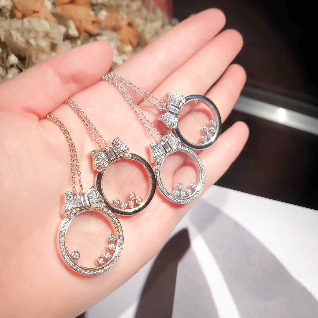 Chopars Happy Diamond Necklaces Jewerly Designer Chopardity Choker Necklace Jewerly Round Pendant Bowknot Light Luxury Clavicle Chain For Women