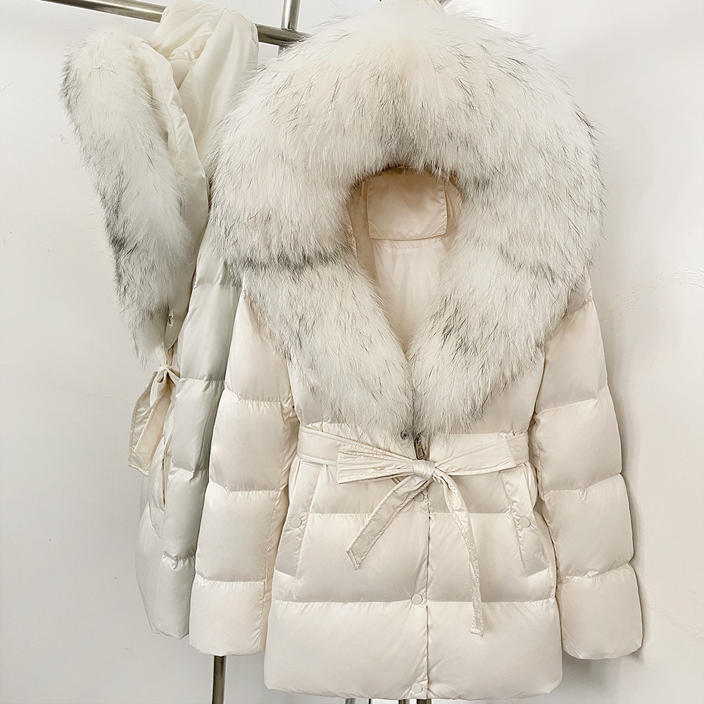 winter drawstring-stylethickened and Autumn loose-fitting hooded down jacket for womenfeaturing a retro design and a natural, genuiner collar natura