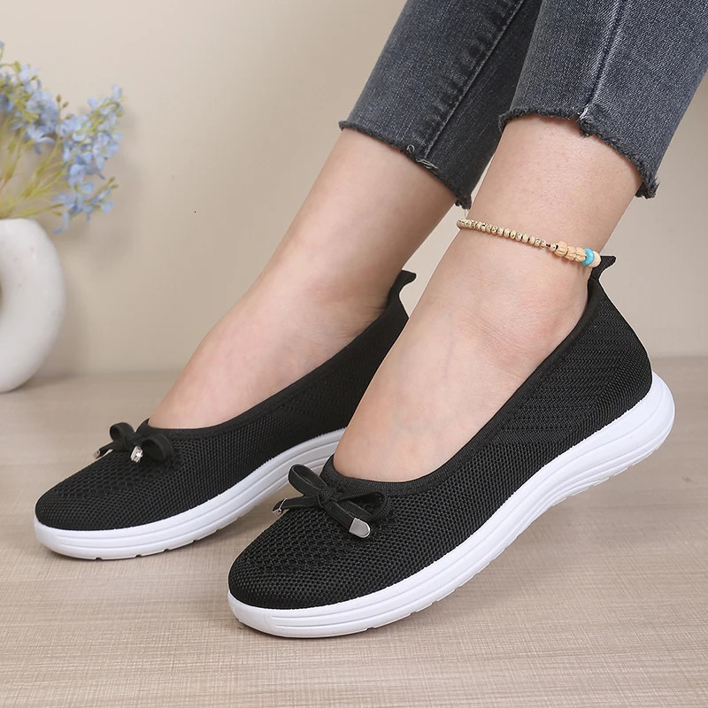 Women's Breathable Mesh Flat Shoes Decorated with a Bow Are Lightweight and Comfortable Perfect for Mom Shoes. 261017