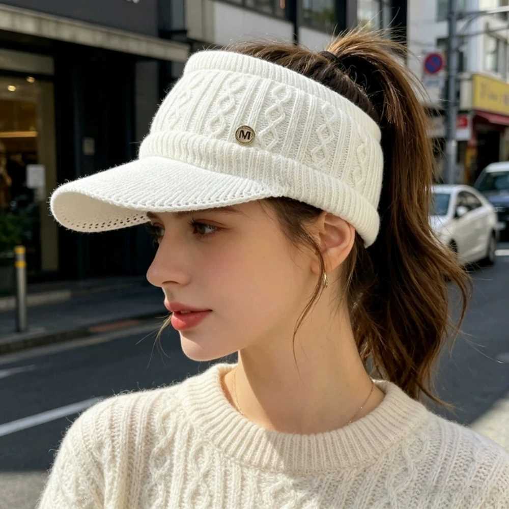 Beanie/Skull Caps Autumn and Winter Woolen Duck Tongue Cap Teenage Fashion Versatile Hat Female Leakage Ponytail Outdoor Padded Warm Knitted Cap Q26