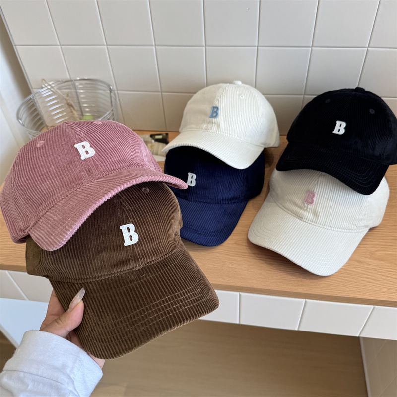 2025 new autumn and winter warm corduroy baseball women Koreanstyle fashion versatile sun hat for couples men's duckbill cap