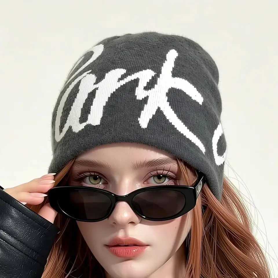 American Color Block Letter Jacquard Knit Beanie Unisex Warm Personalized Pullover Hat for Hip Hop Skateboarding Street Outdoor S261017O83Q