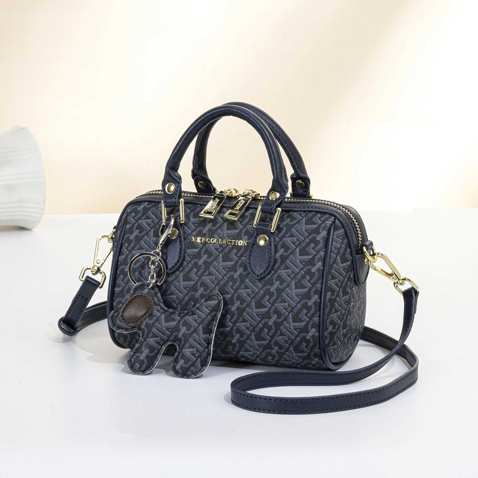 Designer Mini Bost Crossbody Bag Totes Wen Vintage Navy Blue Mogram Barrel Shoder Purse Elegant low Bag With Cute Charm Adjustable J261016