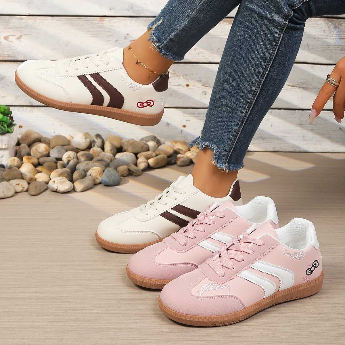 Casual Shoes Embroidery Korean Style 2026 New Women's Training Shoes Versatile Casual Sports Ultra-Light Flat White Sneakers H261016