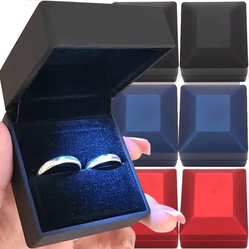 LED Jewelry Box Ring Box with LED Light Engagement Wedding Rings Case Boxes Pendant Earring Display Case Storage Jewellery Gift 261017