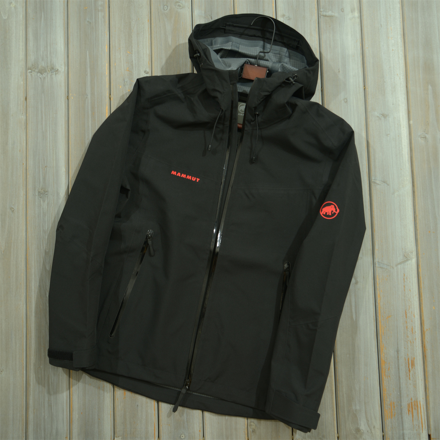 Men Women Same Style Hard Shell Outdoor Jacket Fall Hooded Waterproof Wind Resistant Coat with Fully Sealed Seams Hiking Travel Casual Outer Shell
