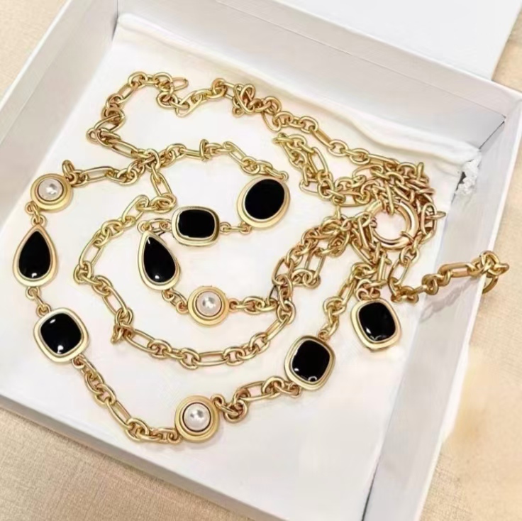 New Women Fashion Luxury Charms Necklace Beltchain Yellow White Gold Plated Letters Enamel Chain Waist Chain for Girls Women Nice Gift for Party Wed