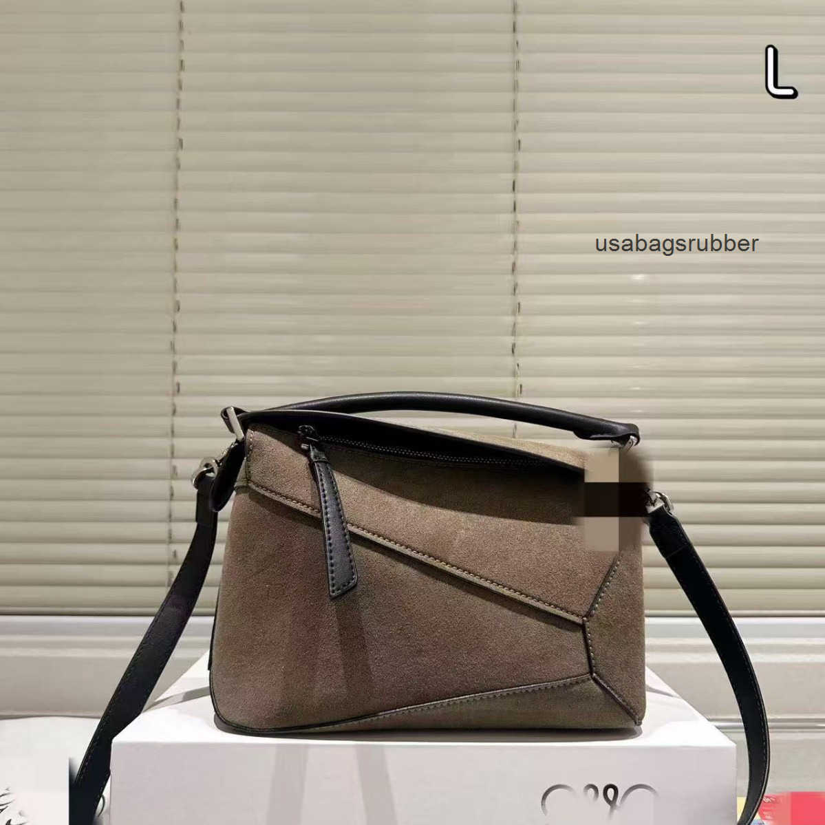 Designer Style Multi Panel Leather Handbag Roomy Interior Shoulder Bag For Storing Daily Essentials