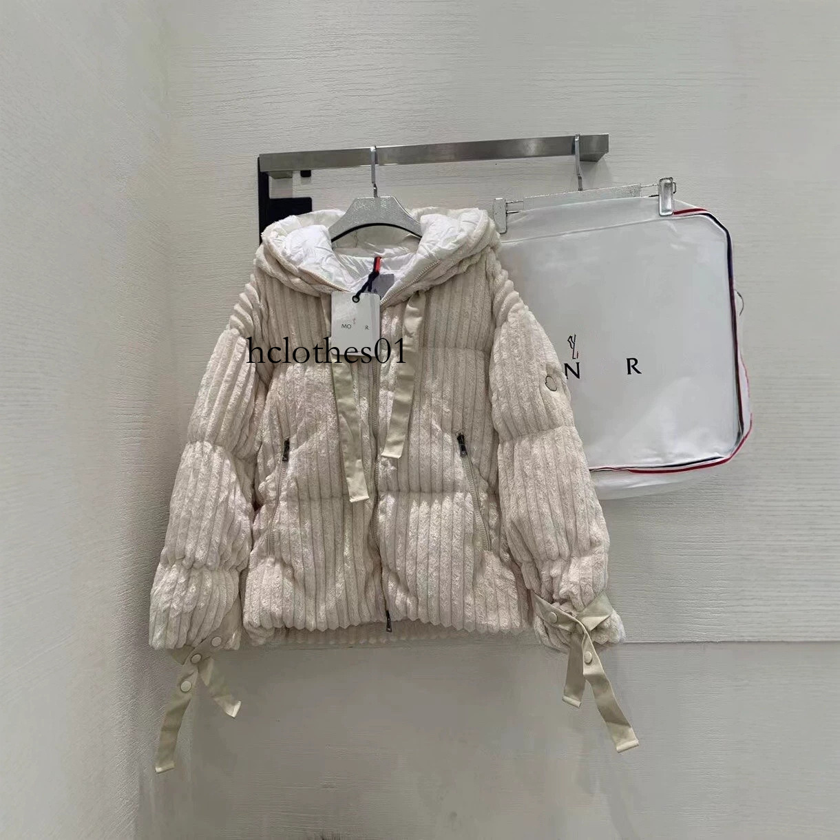 Nanyou correct version, Mong family's new winter collection: loose-fitting, stylish women's quilted jacket with a stand-up collar and cord
