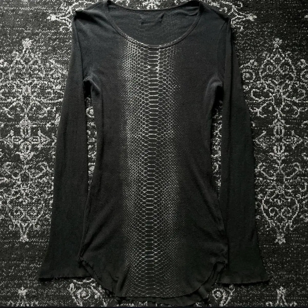 Subculture Vintage Retro Early Visual Style Punk Rock Personality AvantGarde Python Print LongSleeve TShirt Top 261017