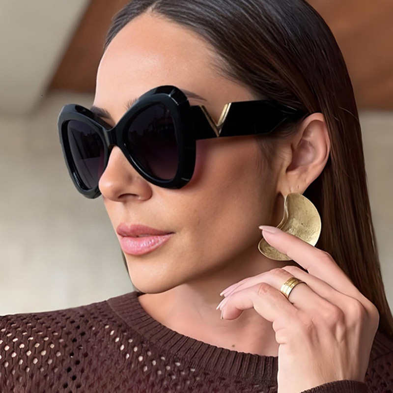 Butterfly large-frame sunglasses 2026 new model European and American fashion trendy women's sunglasses with a high-end feel for runway shows