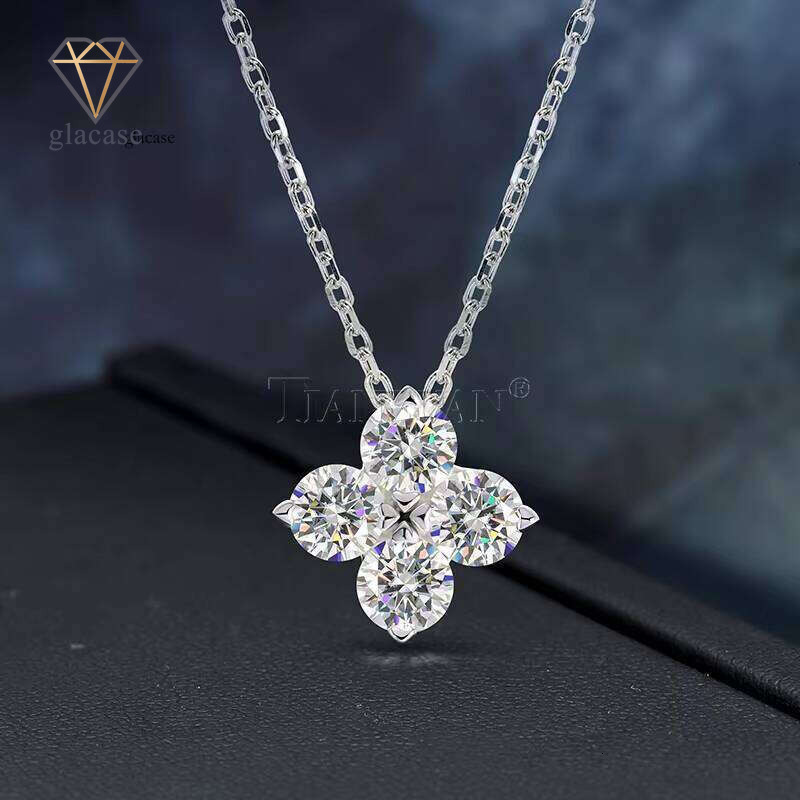 Sterling Sier Four-Leaf Lucky Clover with 4mm Round Cut D/VVS White Diaspore Pendant Necklace