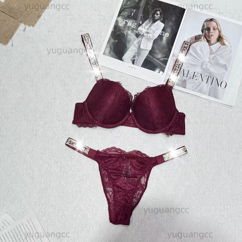 Trendy Victorialys secretlys Bras Set Womens Underwear 2 Pcs Suits Brand Sexy Adjustable Sparkling Diamond Straps Underwire Bikini Thong T back Bra