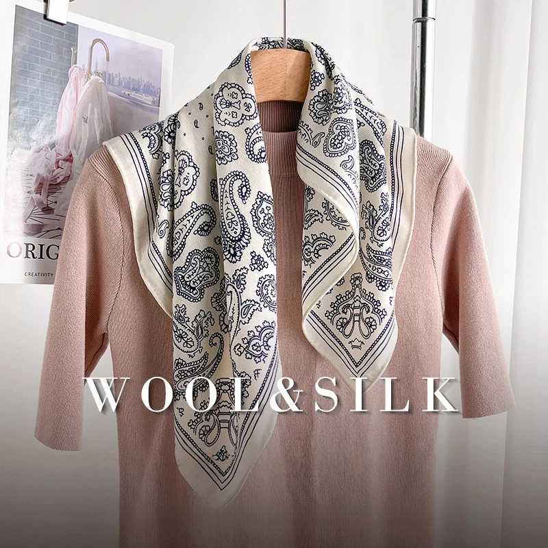 Women Wool Silk Square Scarf Retro Paisley Print Neck Wrap Shawl Warm Winter Bandana Neckerchief for Fashion Daily Accessory S261017TABT