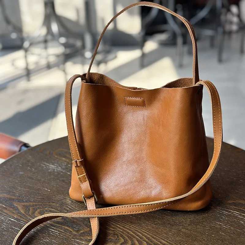 Evening Bags Johnature 2026 New Genuine Leather Simple Bucket Shoulder Bags Vintage Large Capacity Cowhide Solid Color Women Handbag H261016