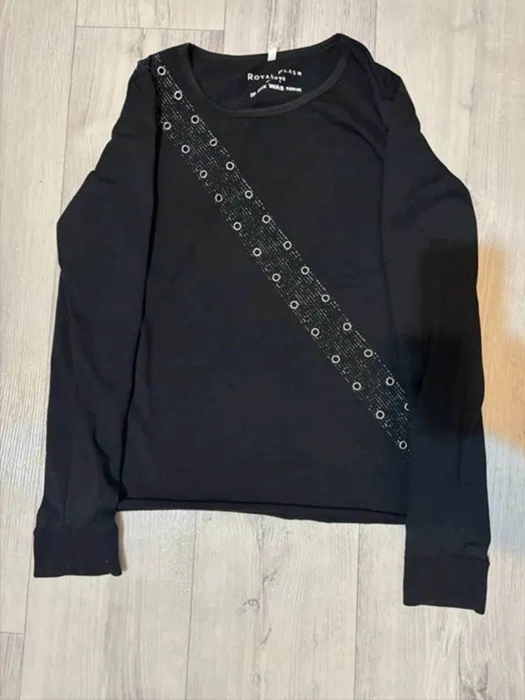 Vintage dark retro style printed pattern round neck long sleeve Tshirt unisex 2026 spring and autumn ancient high street. 261016