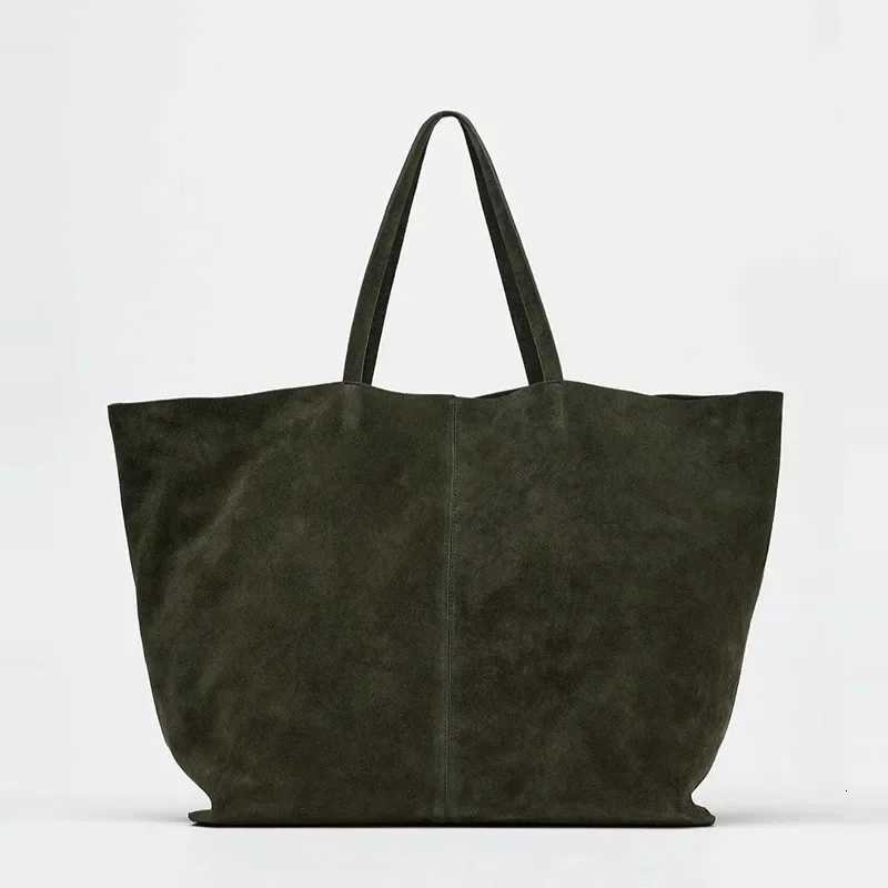 Designer 2026 Wen's Large Suede Totes Bag Luxury Designer New Tote Bag for ryday Style Large Capacity Fi Shoder Handbag for Ladies J261016