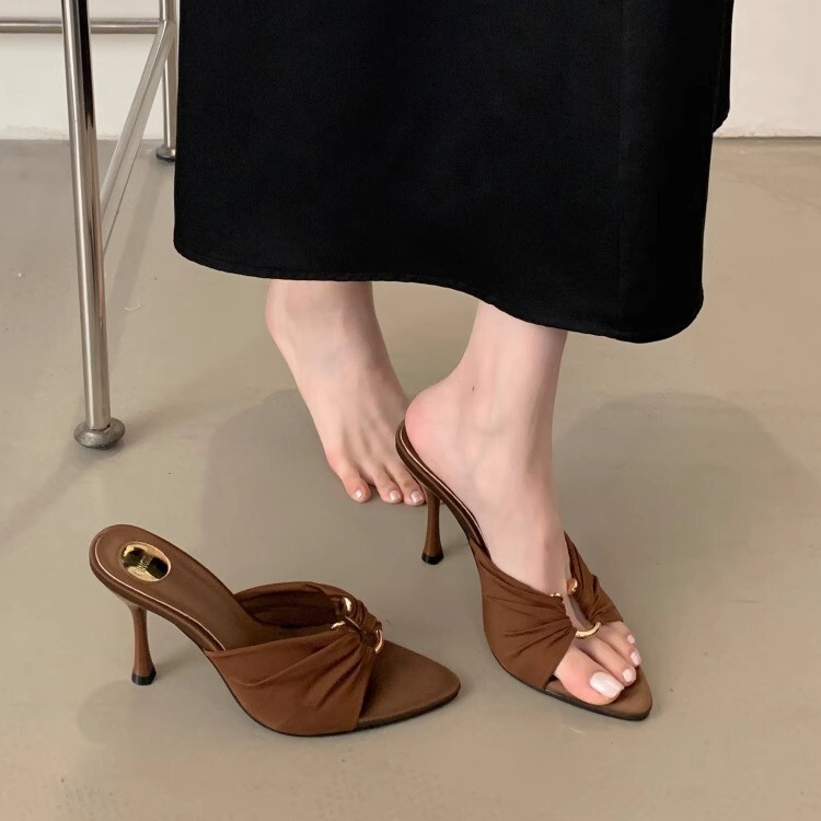 Summer Fashion Open-Toe Women's Shoes, Mature Style Pointed Satin Sandals, European and American Elegant Metal Buckle High Heels ddmykukumalu