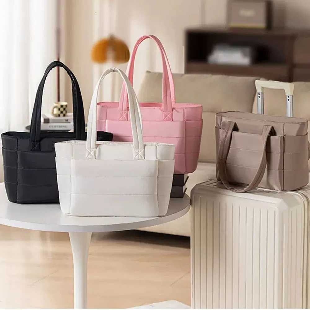 Shoulder Bags New Style Tote Bag Large Capacity Women's Quilted Handbag Yoga Fitness Storage Bag Lightweight Commuter Shoulder Bag H261016