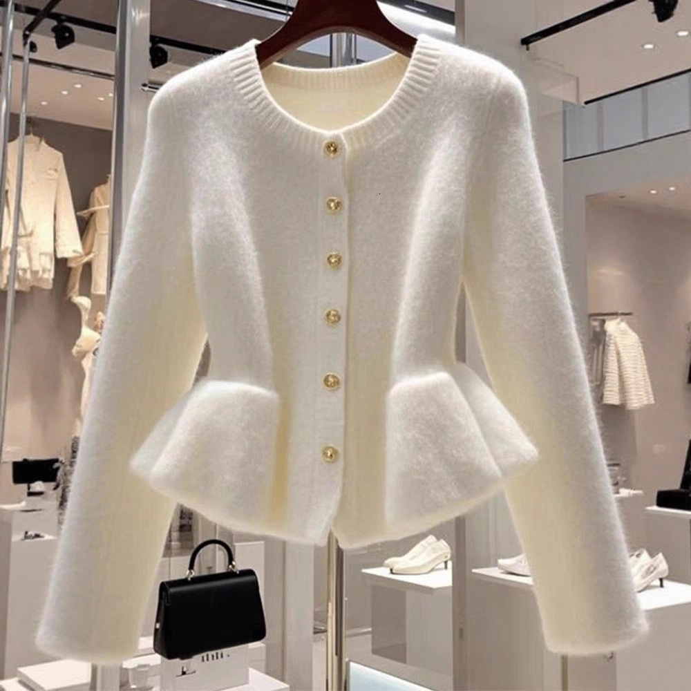 High-End, Chic White Cardigan For Women, Autumn/Winter New Collection, Versatile And Uniquely Stylish Outerwear Makoufei