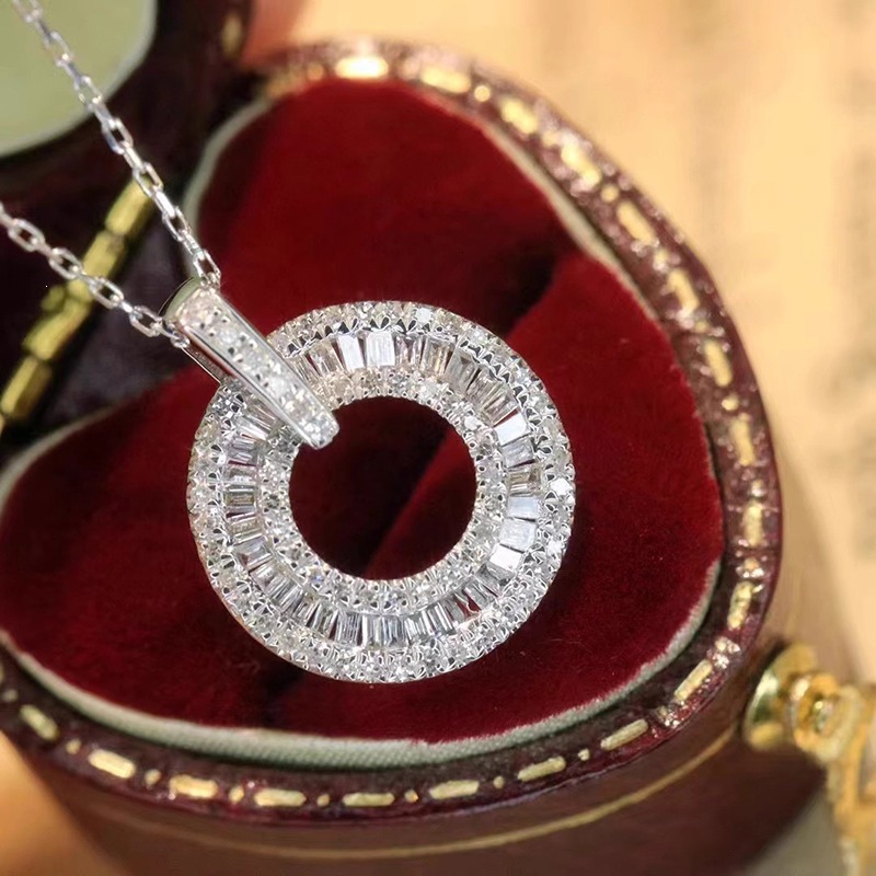 Huitan Manufacturer's Source: Light Luxury Style Round Necklace For Women, Micro-Paved Cubic Zirconia Chic Jewelry, High-End Pendant