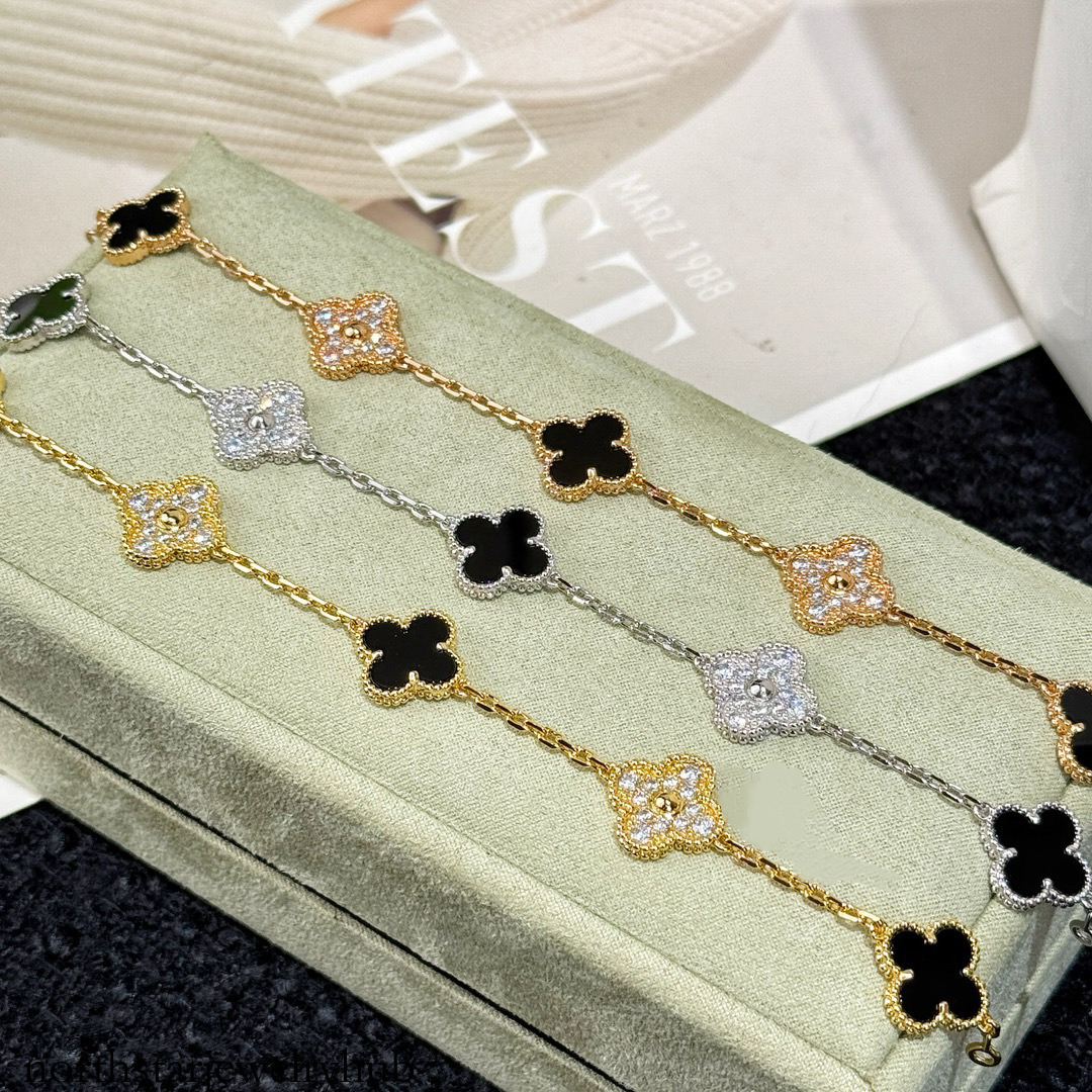 Designer Jewelry vanly V Gold Four-Leaf Clover Bracelet, Rose Natural Mother-of-Pearl, Black Onyx Inlay, White Gold, Five-Flower Design, Light
