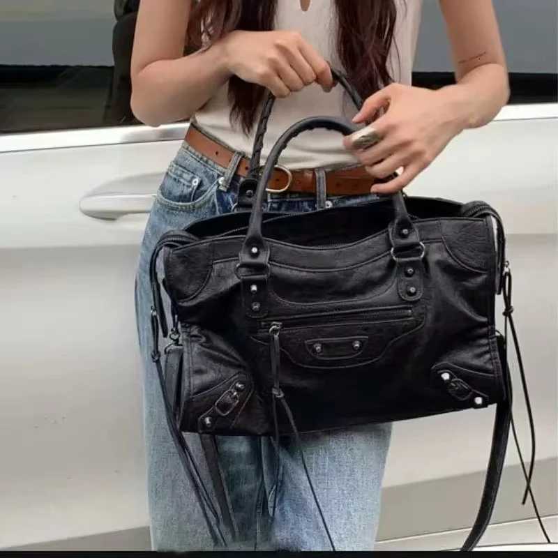 Evening Bags Designer City Motorcycle Shoulder Tote Bag for Women Large Capacity Autumn Winter Handbag Crossbody Stylish Women's Bag H261016