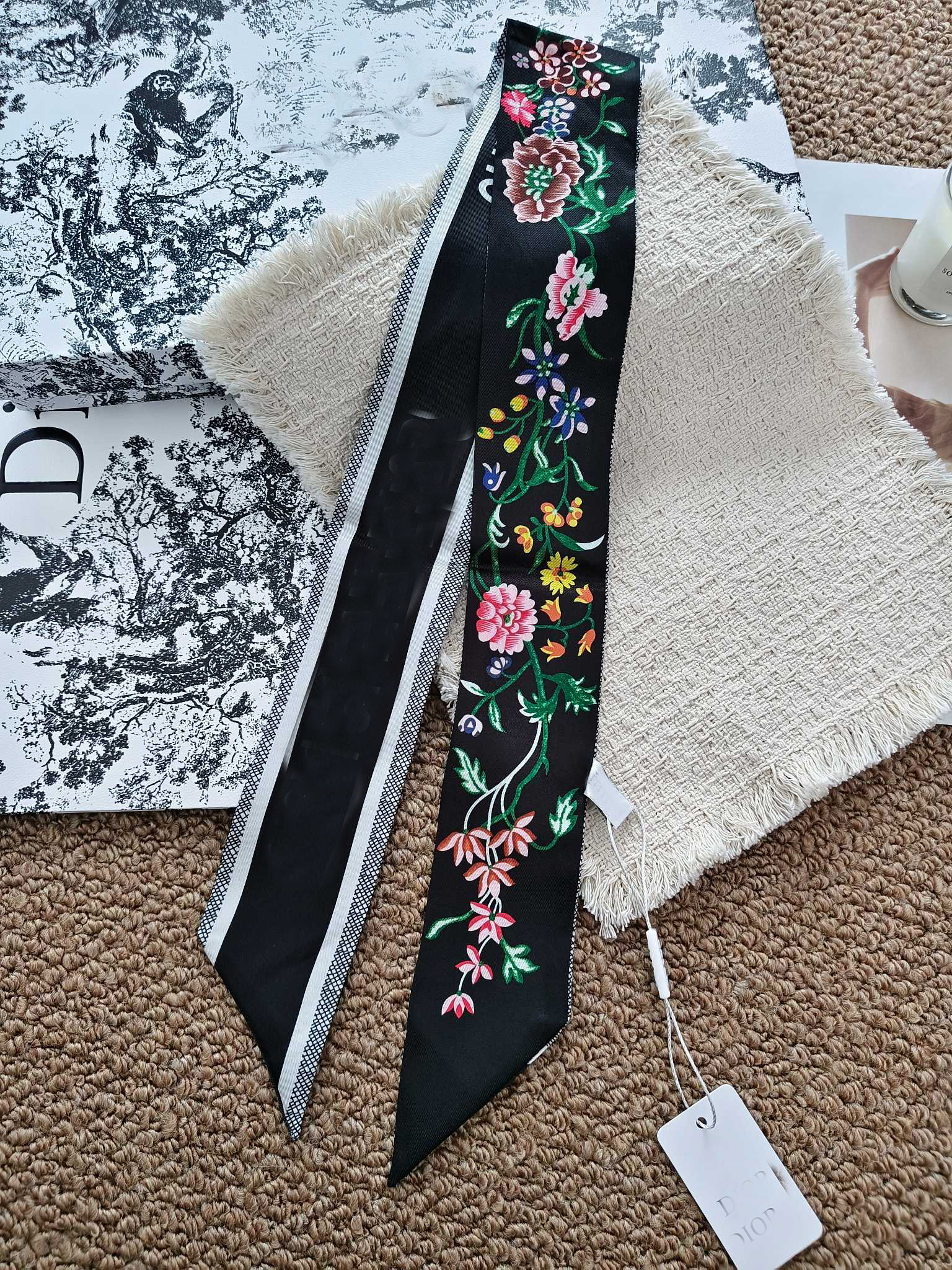 Latest Classic Designer Silk scarf D Brand Woman's Wrap Fashion Letter printing pattern Handbag Scarve Bag Neckties Hair Bundles Travel Beach S