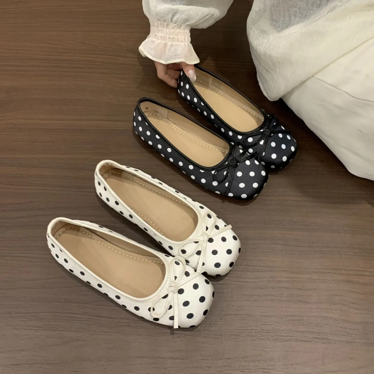 Spring and Autumn Elegant Square Butterfly Sexy Low Heel Mom Shoes Fashionable Selling Comfortable Women's Shoes 261017