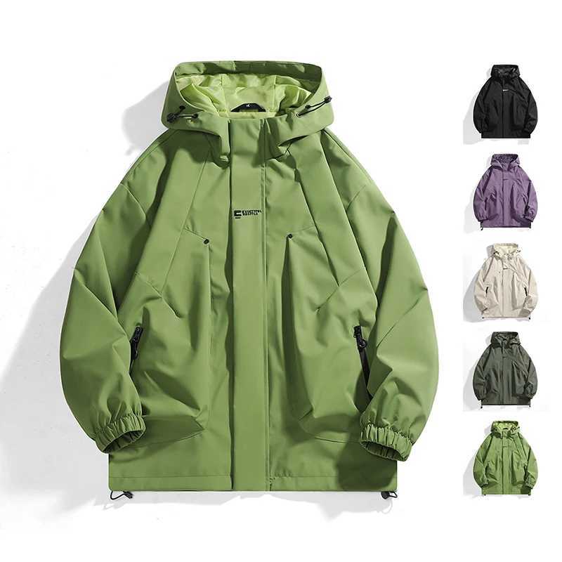 2026 Men Hooded Assault Jacket Windproof Waterproof Loose Outdoor Hiking Windbreaker Solid Color Multi Pockets Streetwear Casual S261017U1I7
