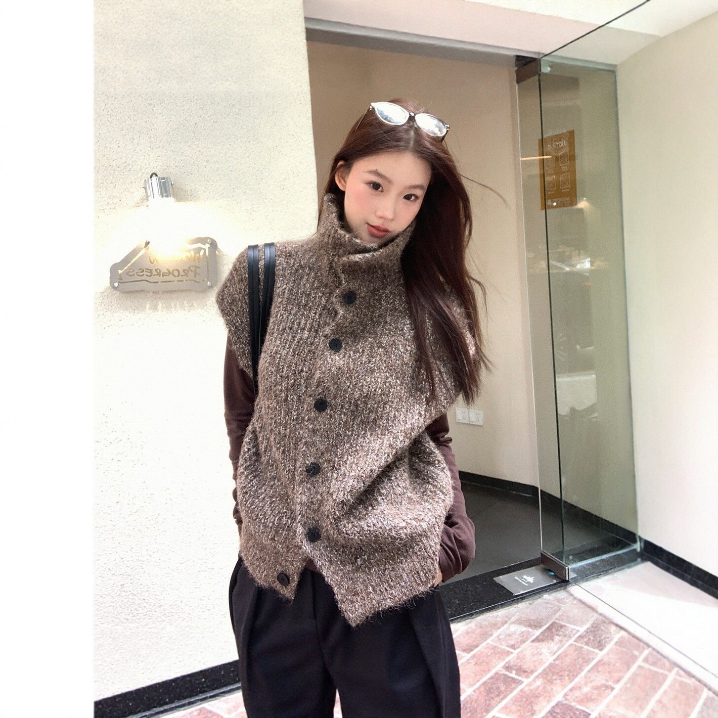 Knitted For Women, Autumn/Winter New Collection, This Year's Popular High-Neck, Warm, And Stylish Outerwear Vest Makoufei