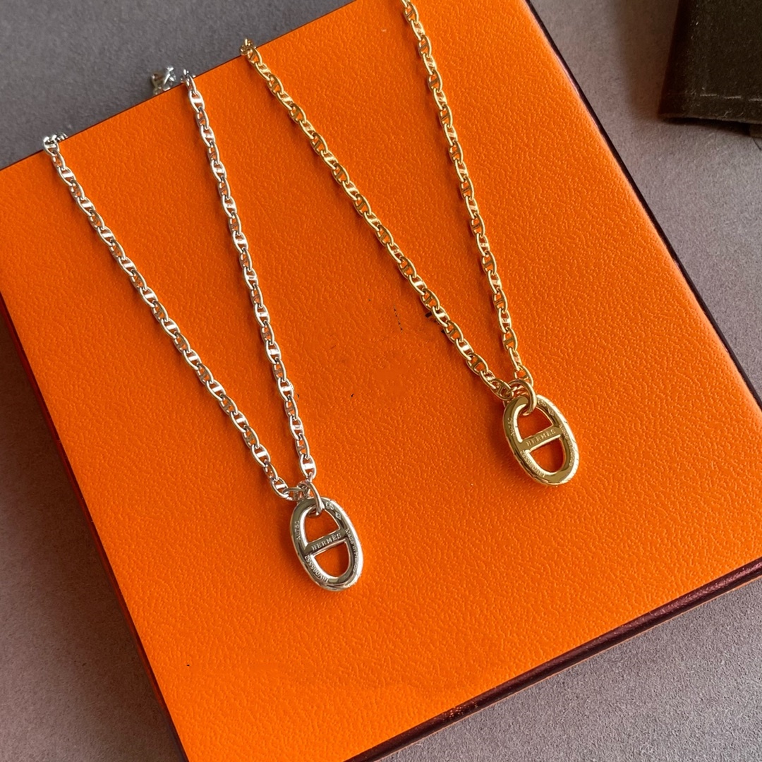 Necklaces women's Designer necklaces for woman luxurious necklace Pendant jewelry - lightweight luxury high-profile thick gold H-letter enamel